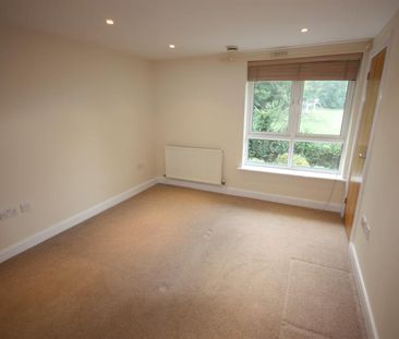 Primrose Court, Guildford - 2 bedrooms Property for lettings - Seym... - Photo 2