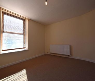 Buxton Road, High Peak - Photo 3