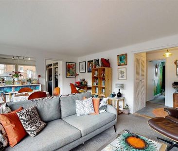 3 bedroom flat to rent - Photo 3