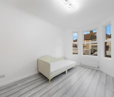 4 bedroom detached house to rent - Photo 4