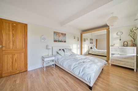 4 bedroom semi-detached house to rent - Photo 5