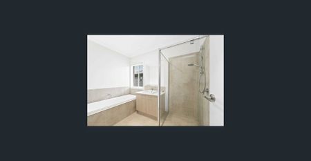 FOUR BEDROOM HOME WITH TWO LIVING AREAS AND DUCTED HEATING AND COOLING - Photo 5