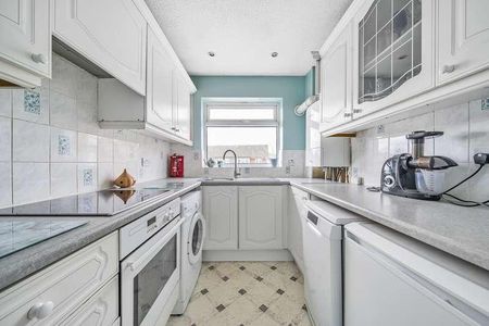 Lansdowne House, Surbiton Road, Kingston Upon Thames, KT1 - Photo 5