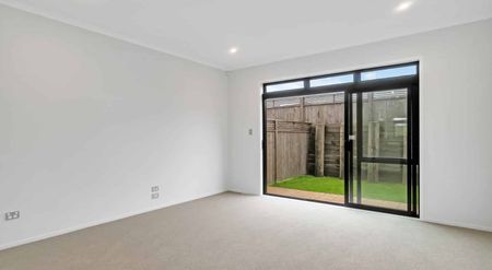 Brand new spacious townhouse in Karaka Lakes - Photo 5