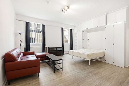 A bright and spacious studio apartment located in Lowndes Square. - Photo 3