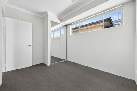 Coastal Living Meets Modern Comfort. - Photo 3