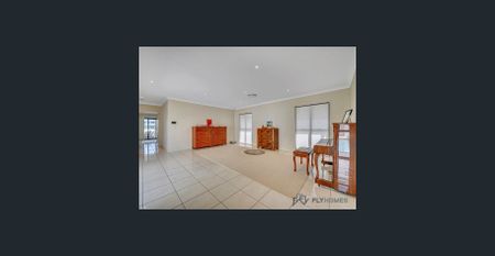 Spectacular Waterfront House - Photo 3