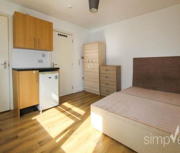 1 bedroom in a house share to rent - Photo 4
