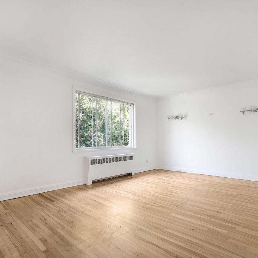 5173 Av. Bourret Montréal (Côte-des-Neiges, QC H3W - Photo 1