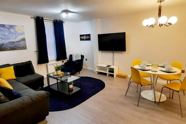 Goldhawk Road - Photo 1