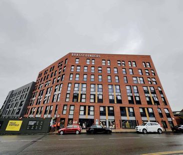 Extra Large High Double Ensuite - Photo 6