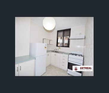 GROUND FLOOR ON THE RIVER! FURNISHED. - Photo 6