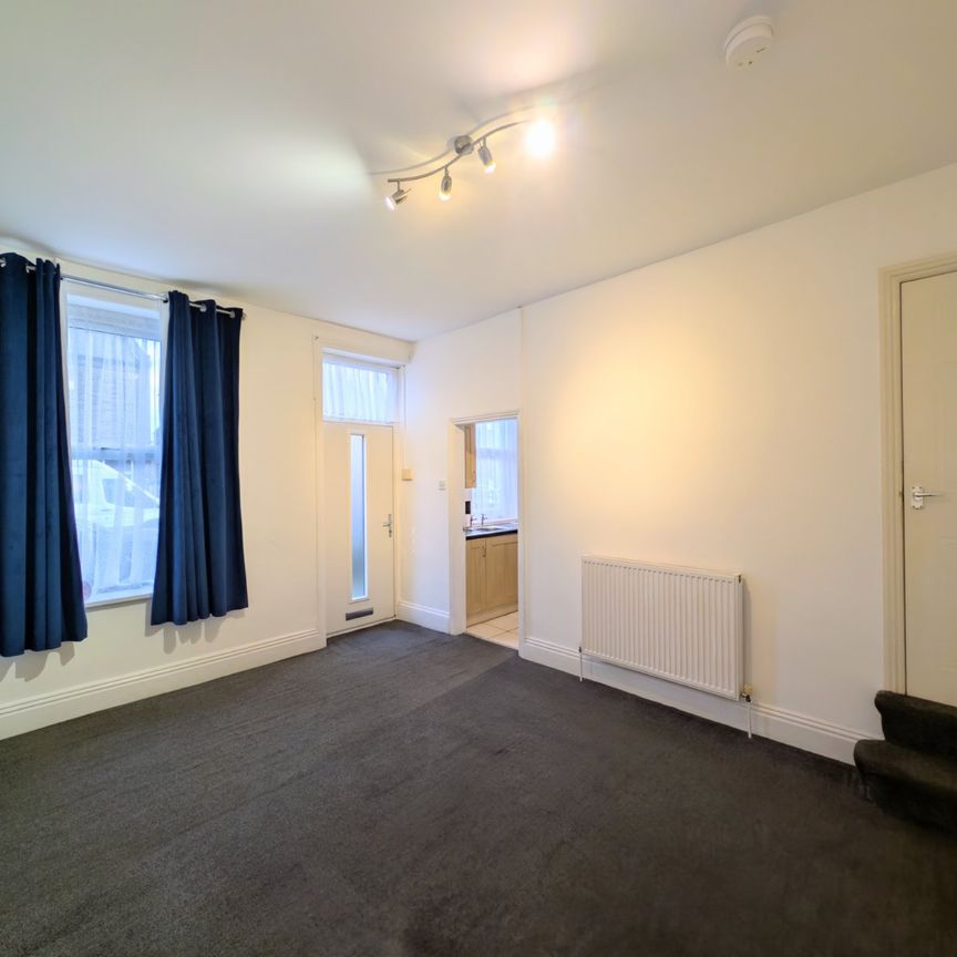 2 bedroom house to rent - Photo 1