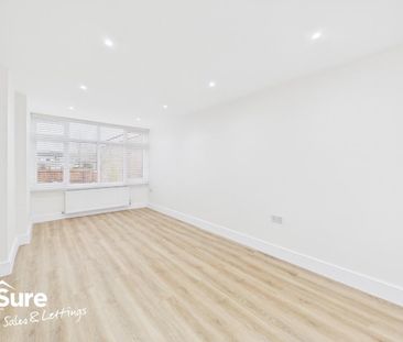 3 bedroom end of terrace house to rent - Photo 4