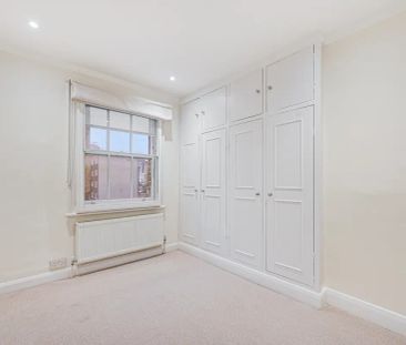 3 bedroom flat in London - Photo 5