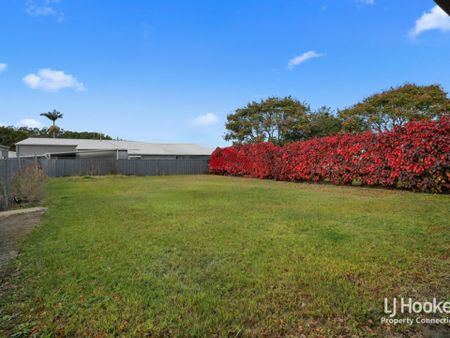 2 BEDROOM UNIT HANDY TO ALL AMENITIES!! - Photo 2