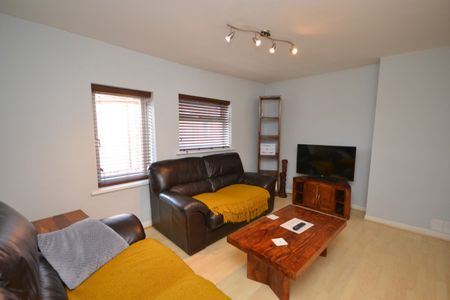 2 bed Ground Floor Flat for Rent - Photo 5