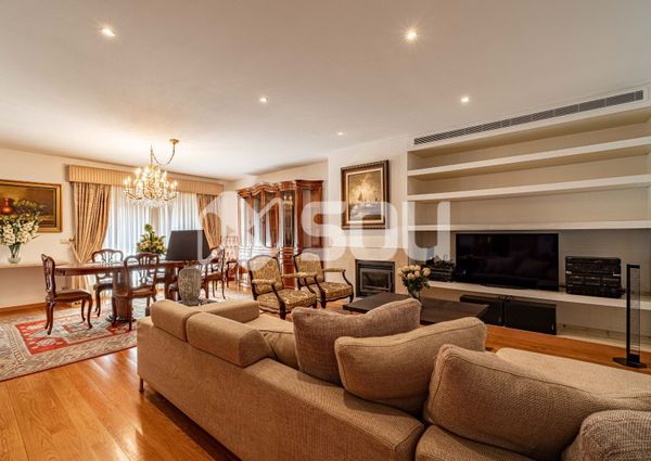 Apartamento T4 em Porto