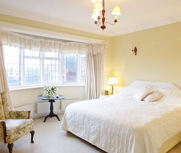 4 Bed Apartment,Lansdowne Road, Hove - PARKING - £2250 - Photo 5
