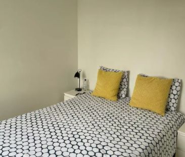 Zeer mooi en recent gerenoveerd één-slaapkamer appartement te Deurne. - Photo 2