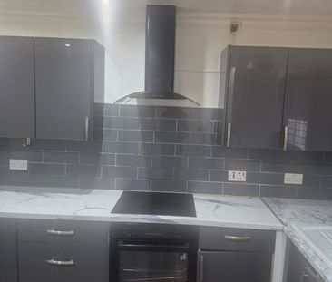 3 Bed Terraced House, Heversham Walk, M18 - Photo 6