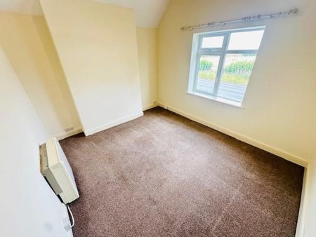 2 bedroom House To Let - Photo 3