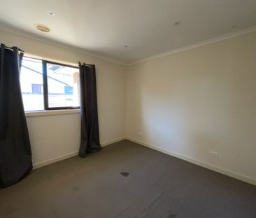 Well Presented Three Bedroom Unit - Photo 6