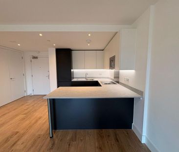 2 bedroom penthouse to rent - Photo 2