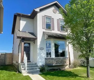 BRIGHT AND SPACIOUS HOME IN THE HEART OF SE CALGARY | 356 Cranberry... - Photo 1