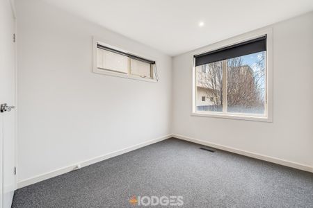 TOWNHOUSE LIVING - Photo 2