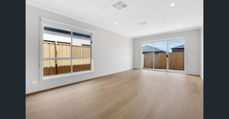 Move Right In - Photo 2