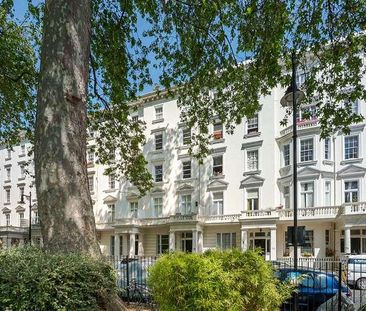 St Georges Square, London, SW1V - Photo 4