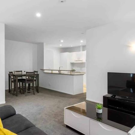 Spacious Two Bedroom in Boutique Apartments - Photo 4