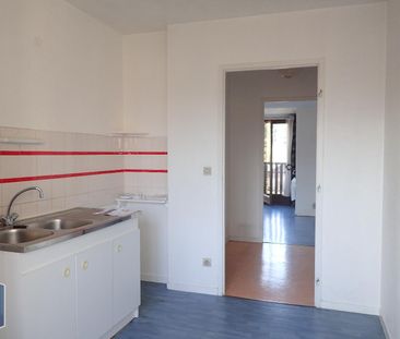 Location Appartement 2 pièces 47m² BARBERAZ 73000 - Photo 2