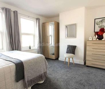 St Edwards Road, Reading, RG6 - Photo 1