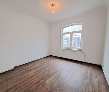 Frisch renovierte 3-Zimmer-Wohnung mit Terrasse in Bremerhaven-Lehe! - Photo 5