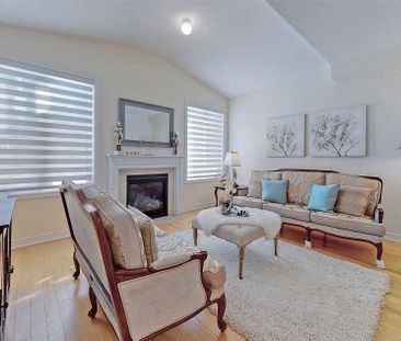 For Lease - 72 Falconridge Terrace, East Gwillimbury, Ontario - Photo 2