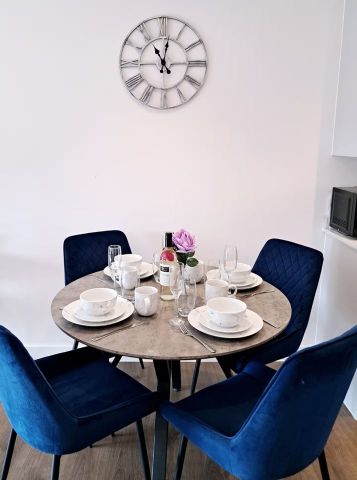 2 Bed Flat, Worrall Street, M5 - Photo 4