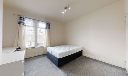 Popular 3-Bedroom Home Near Hallam University City Campus - Photo 4