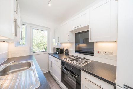 3 bedroom maisonette to rent - Photo 3