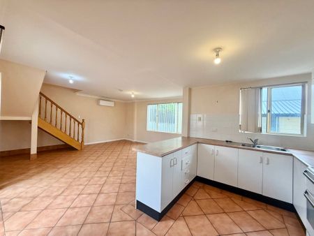 3/169 Brunker Road, Adamstown - Photo 2