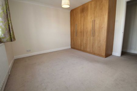 2 bed Terraced for rent - Photo 3