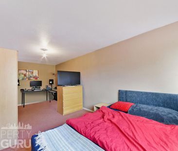 4 bedroom terraced house to rent - Photo 2