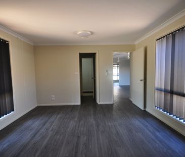 Spacious Coastal 3x2 Family Home - Photo 4