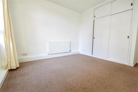 3 bedroom flat to rent - Photo 5