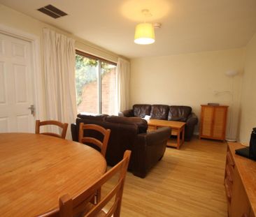 5 bedroom Property to rent - Photo 1