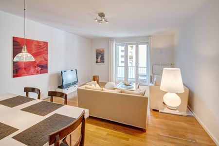 Apartment with classic-modern design for rent - Photo 3