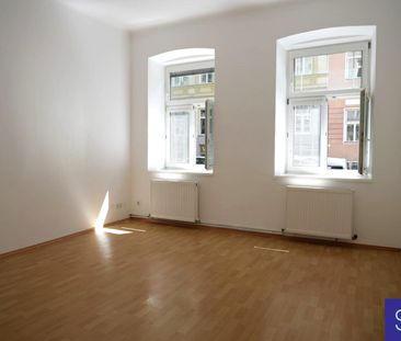 Provisionsfrei: Renovierter 62m² Altbau mit 3 Zimmern und Einbauküc... - Photo 1