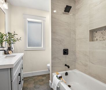 For Lease - 813 Aylmer Street Unit# Main Floor, Peterborough, Ontario - Photo 2