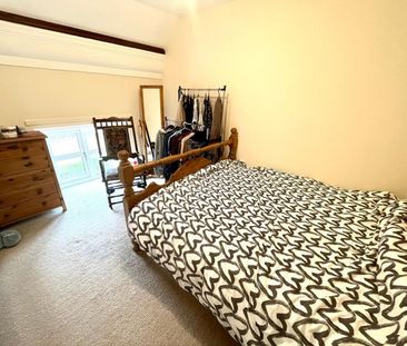 2 bedroom Flat To Let - Photo 5